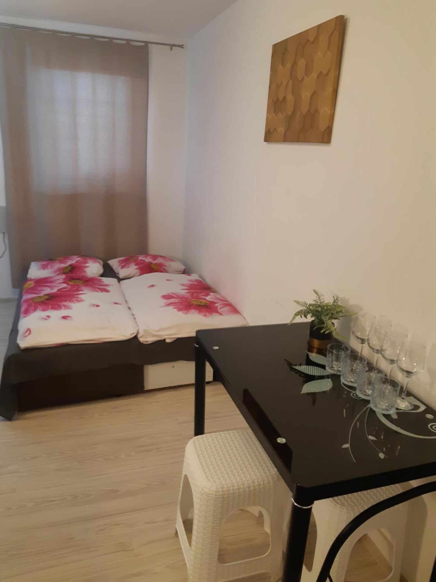 Apartment Pharamis Bešeňová Exteriör bild